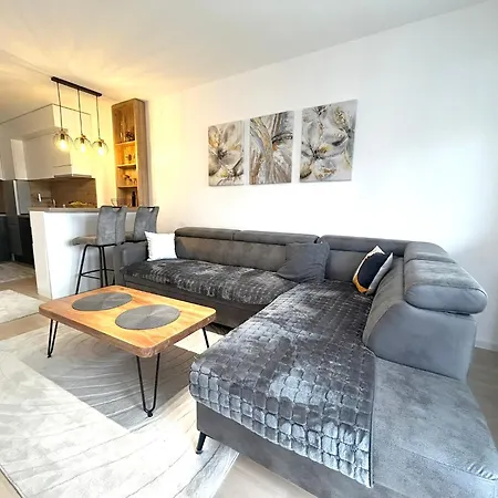 Airport Apartment